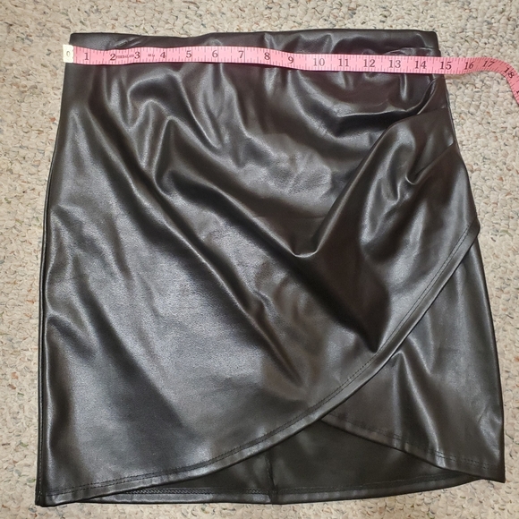 Faux Leather Black Mini Skirt Windsor Large - Picture 3 of 6